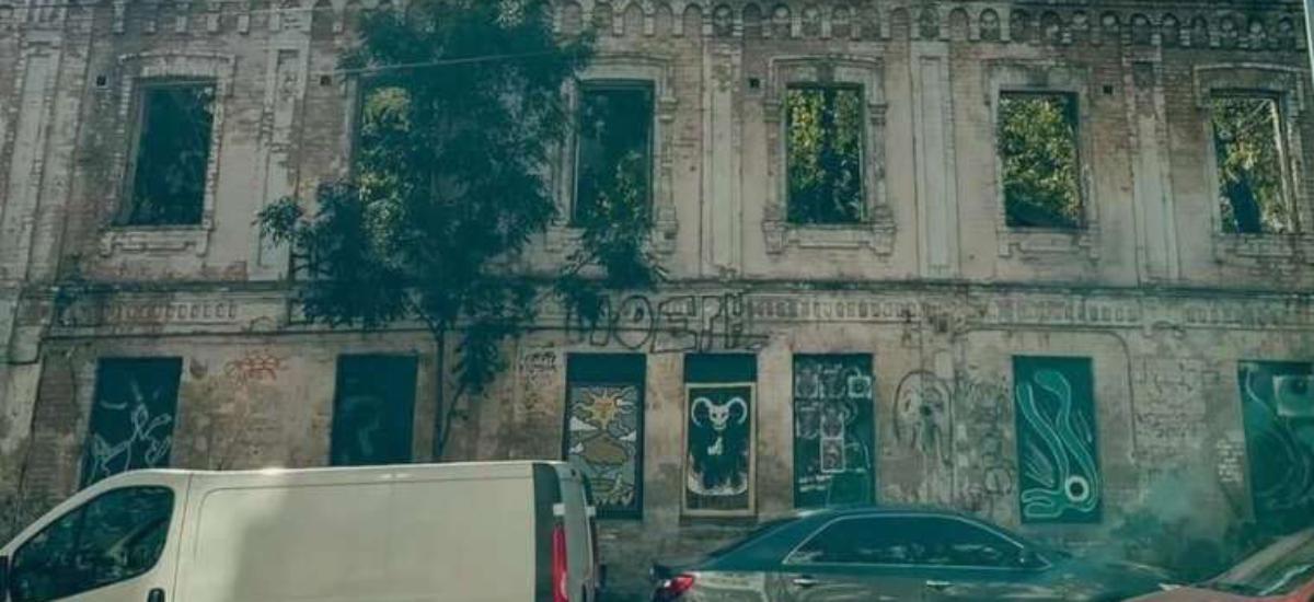 У Києві розслідують шахрайське захоплення історичного маєтку: схема з «мертвими душами» та фіктивними іпотеками