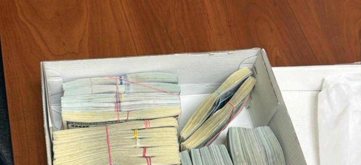 СБУ затримала полковника ПС ЗСУ і начальника управління СБУ на хабарі $320 тис. за укриття розкрадання коштів на аеродроми