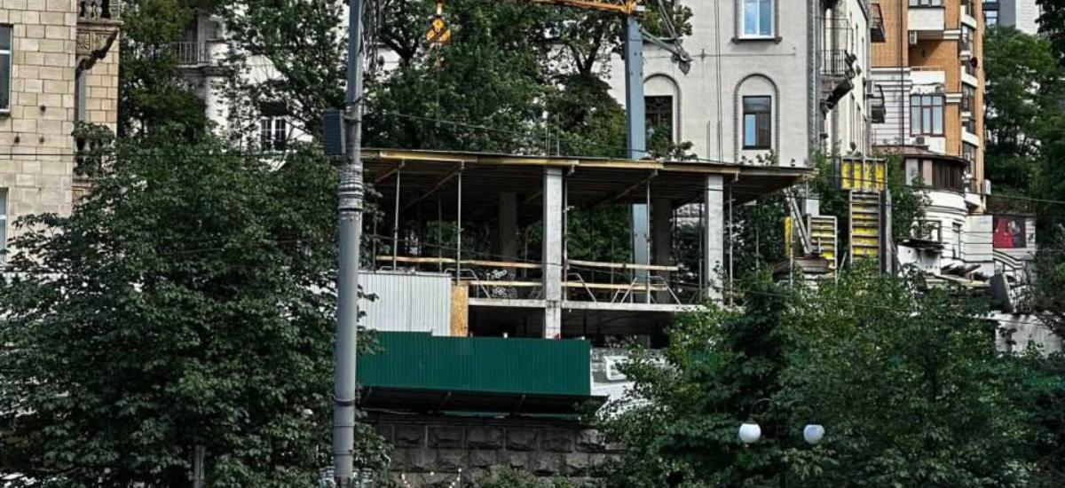 Хрещатик тріщить по швах: хто руйнує історичне серце Києва під носом у влади