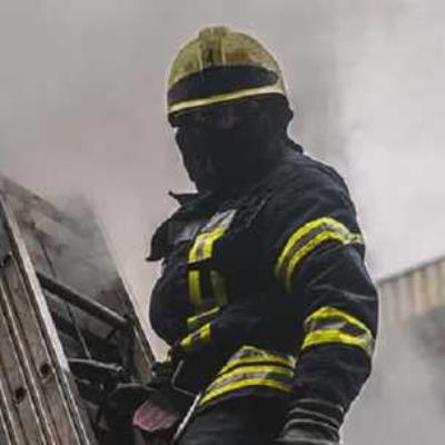 В Киеве во время пожара в металлическом вагончике погибла женщина