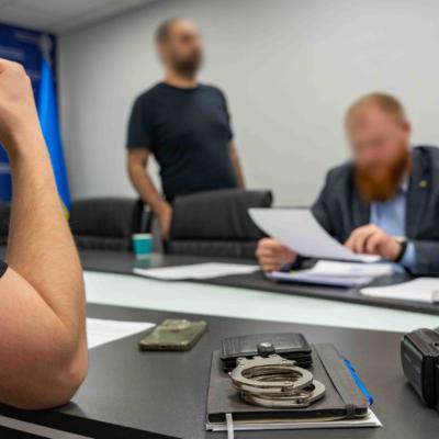 🛡 Кіберполіція затримала хакера, якого розшукувало ФБР: збитки від атак — понад 3 мільярди гривень