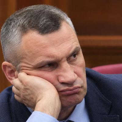 Мільйони на капітальні видатки замість армії: у Києві розгортається медійний скандал через розподіл бюджету